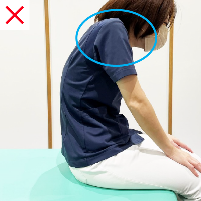 この時に、肩が上がらないように注意してください。