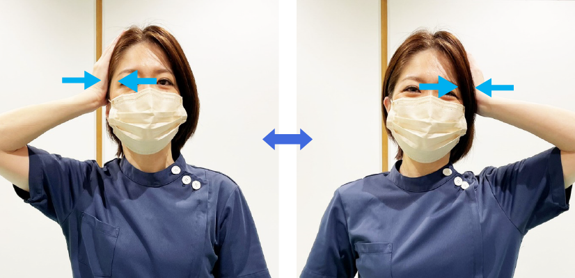 正面を向いた状態で、右手を右の耳の上に当てます。手でゆっくりと頭を押し、頭は倒れないように耐えます。左も同じように行います。この時、力を入れすぎると痛みが出る可能性がありますので、頭が反対側にわずかに倒れる程度の力で押すようにしてください。