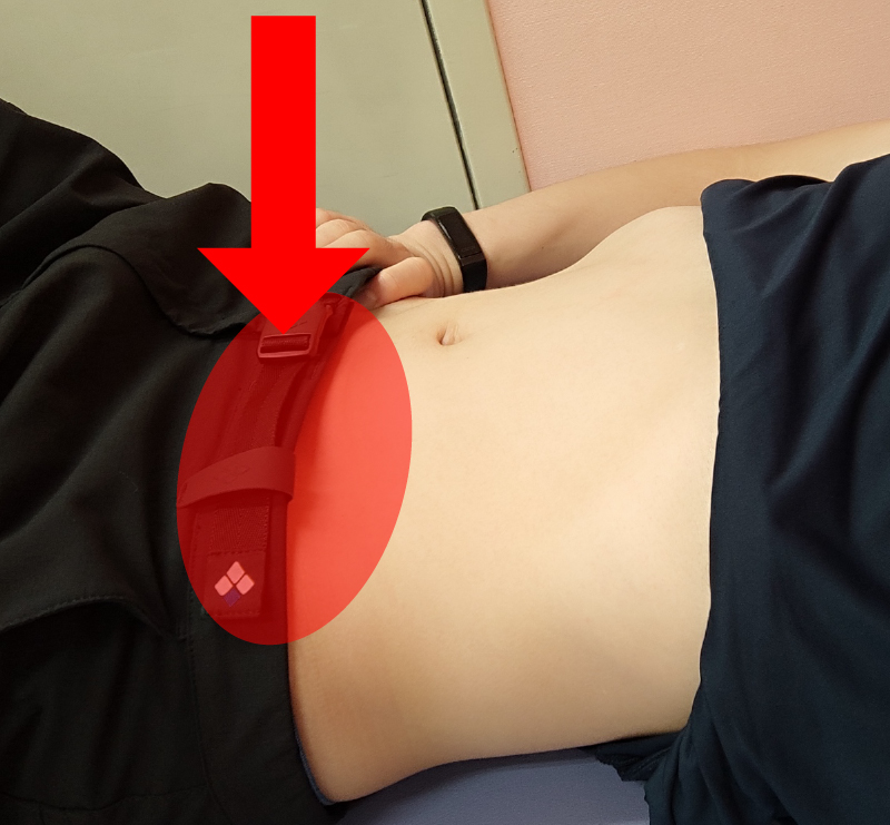へそより下の「下っ腹」をお腹の中に引き込むようなイメージです。